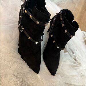 valentino Garavani boots size 38-1/2 almost new